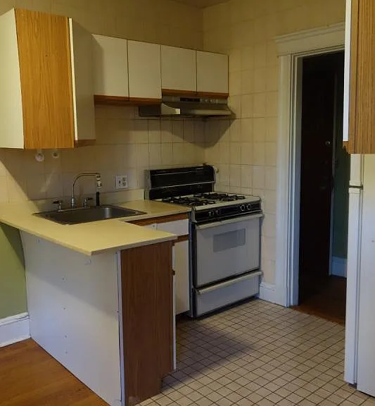 118 Riverway #27 — Photo 2