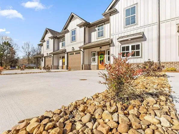 9077 Dallas Hollow Rd, Soddy Daisy, TN 37379