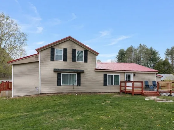 11 Kingdom Rd, Oswego, NY 13126