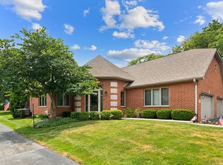 38 Billy Casper Ln, Midlothian, IL 60445