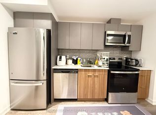 3079 Pharmacy Ave #24, Toronto, ON M1W2H1