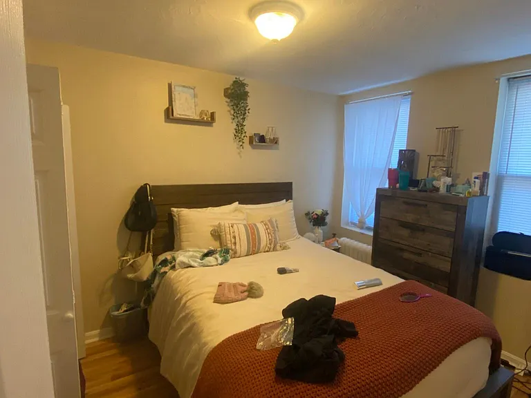 220 Hanover St #9 — Photo 2