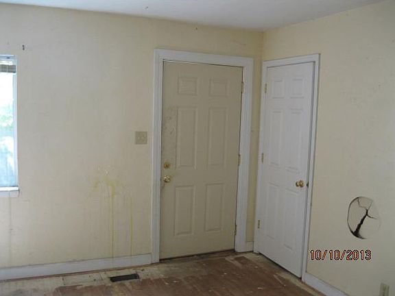 2nd image of 7342 E 46th St