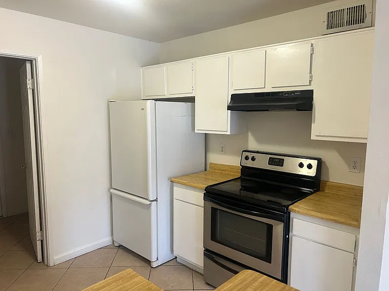 435 E 9th Ave — Photo 3