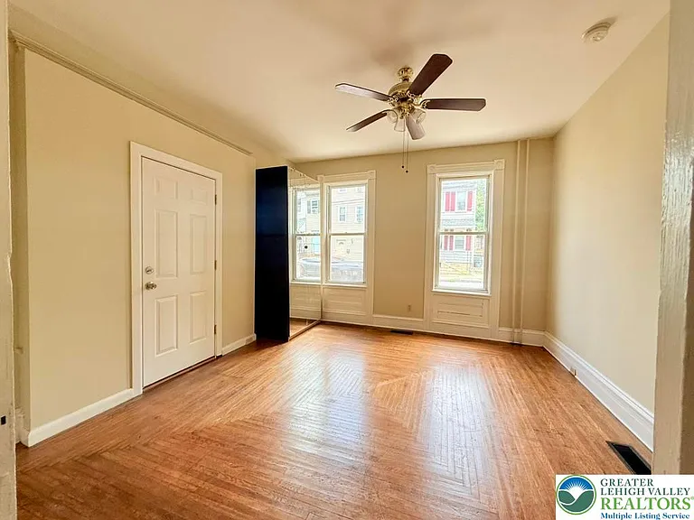 412 Cattell St — Photo 10