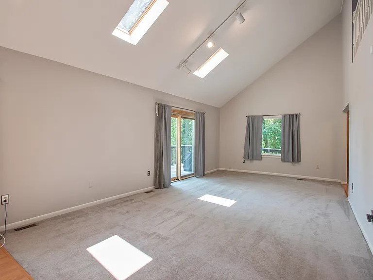 1619 Summit Dr — Photo 6