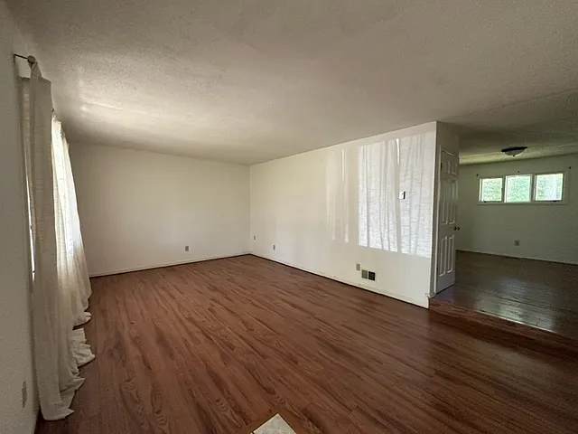 4 bed, 1772 sqft, $1,600 — Photo 2