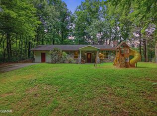 220 Seaton Dr, Gatlinburg, TN 37738