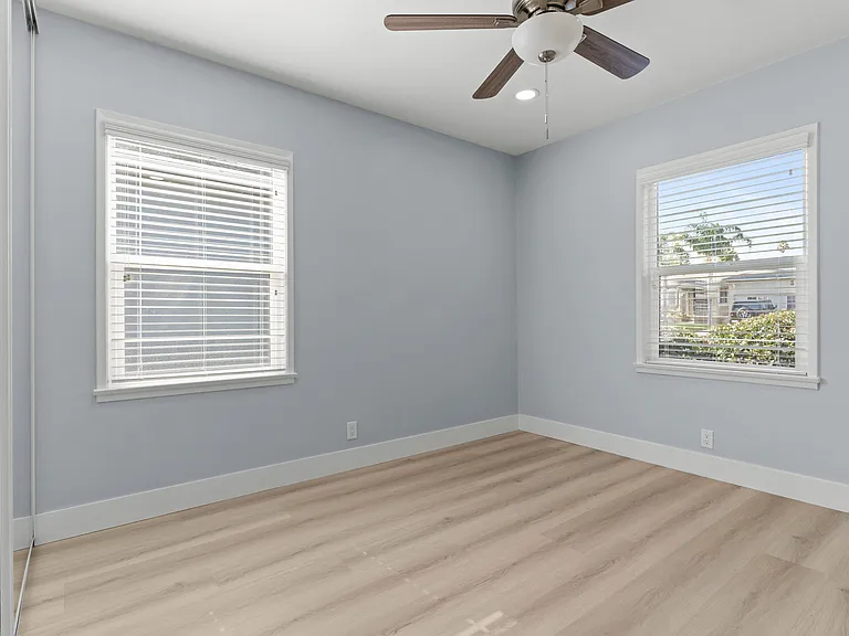 815 Wakefield Ave — Photo 11