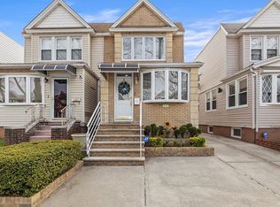 6919 67th St, Ridgewood, NY 11385