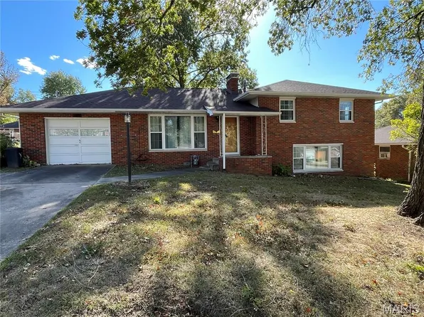 2905 Gilbert Ln, Alton, IL 62002