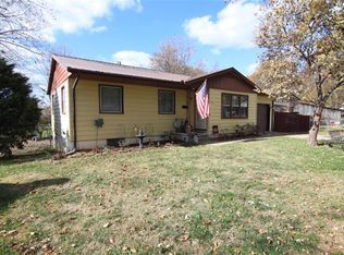 711 W Clay St, Harrisonville, MO 64701