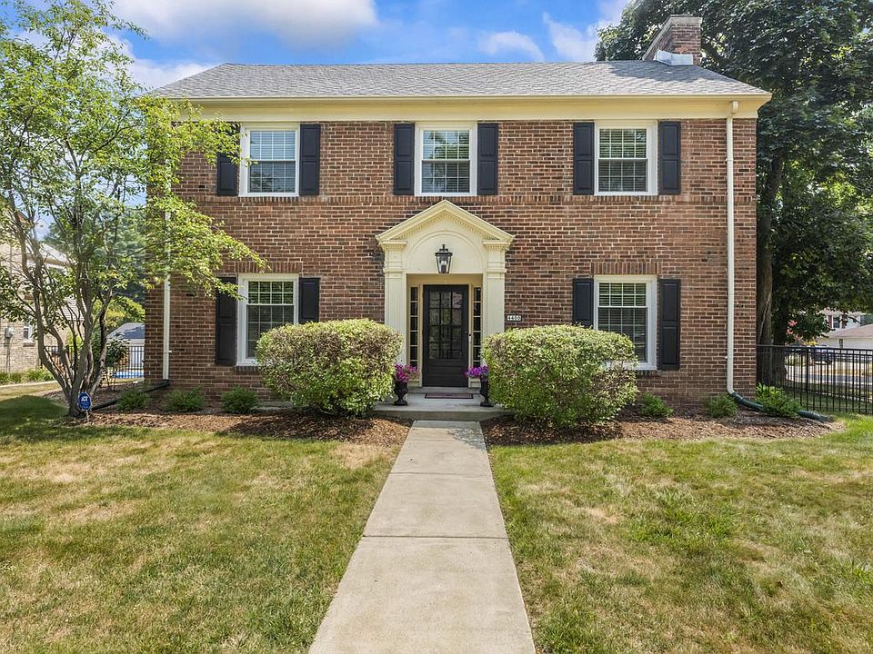 1st image of 4400 N Wildwood AVENUE