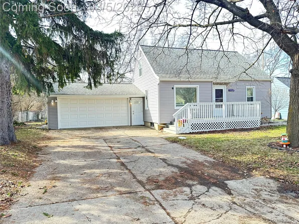 3312 Renault Dr, Flint, MI 48507