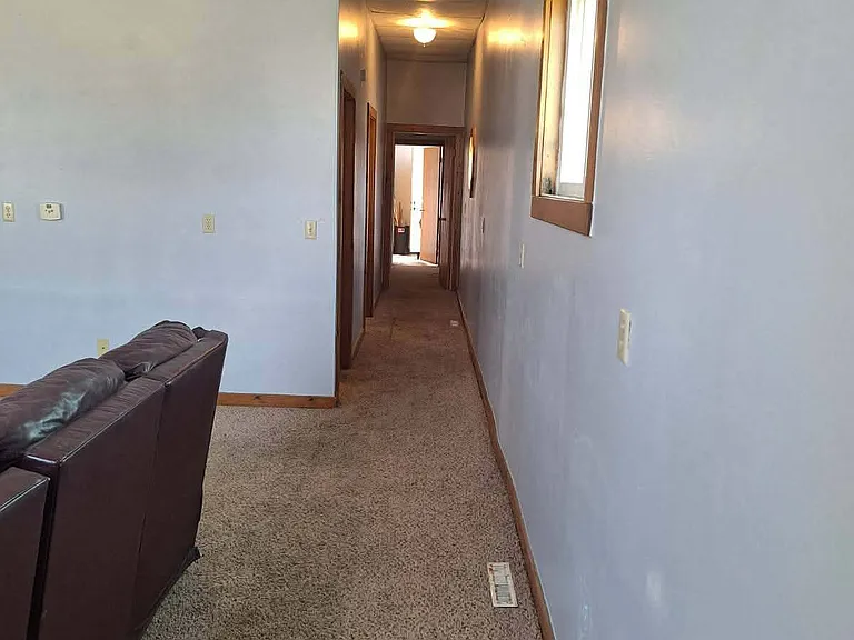 8 S Main St — Photo 3