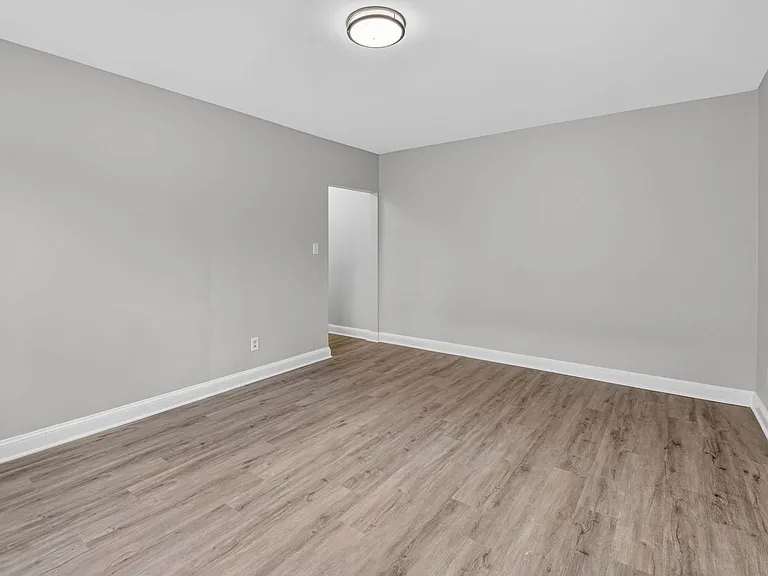 1441 Somerset Pl NW #202 — Photo 7