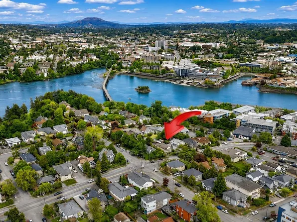 221 Skinner St, Victoria, BC V9A 3B2