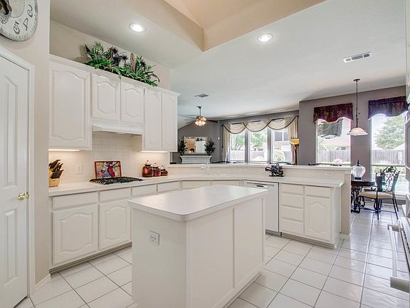 3rd image of 5904 Ember Glen Dr