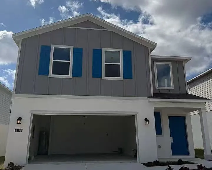 2170 Lasso Loop — Photo 2