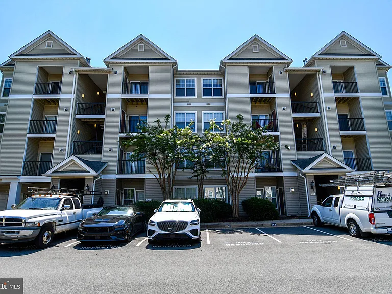 5121 Travis Edward Way #J — Photo 1