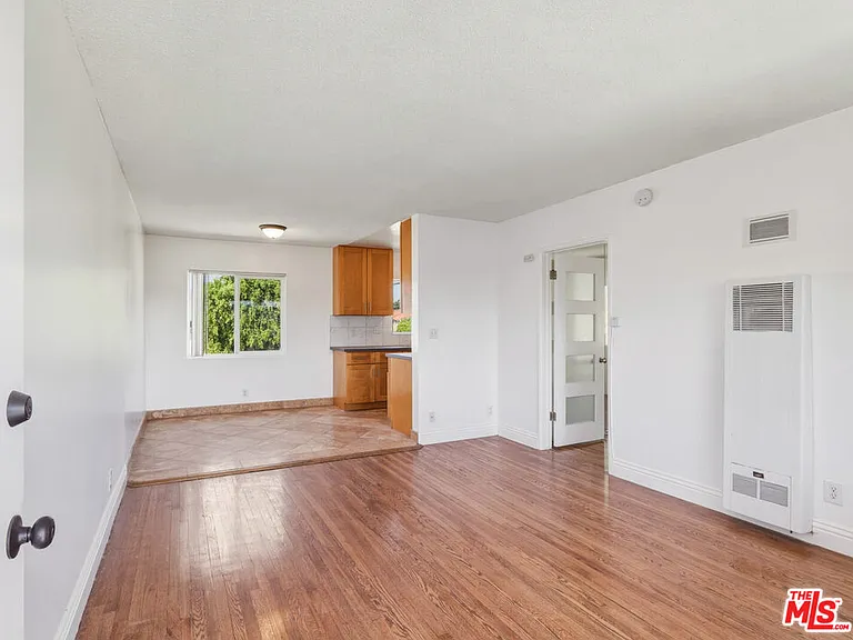 5117 Crenshaw Blvd #12 — Photo 7