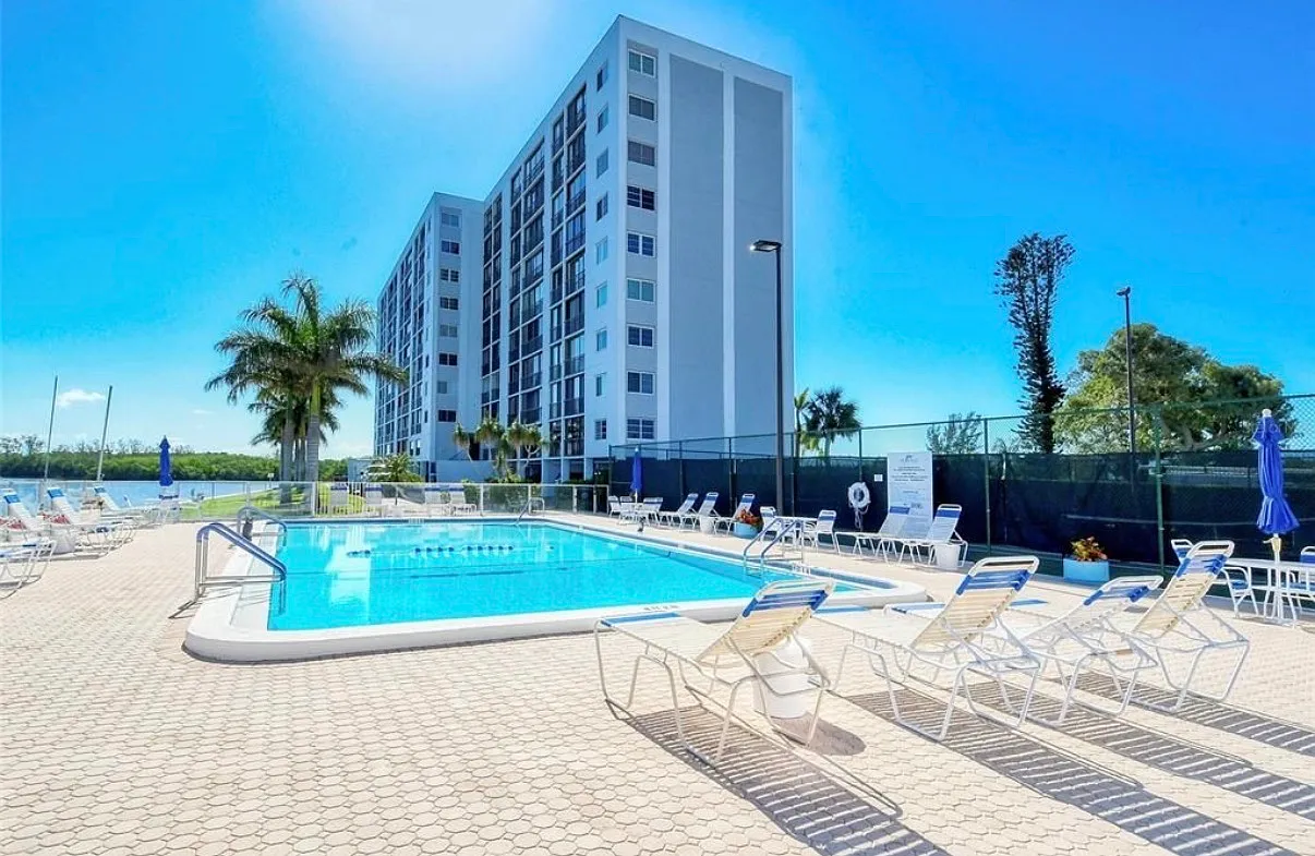 1 bed, 946 sqft, $3,500 — Photo 4