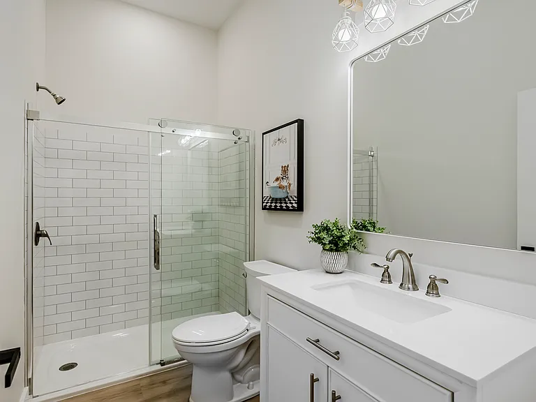 1104 Main St #10 — Photo 4
