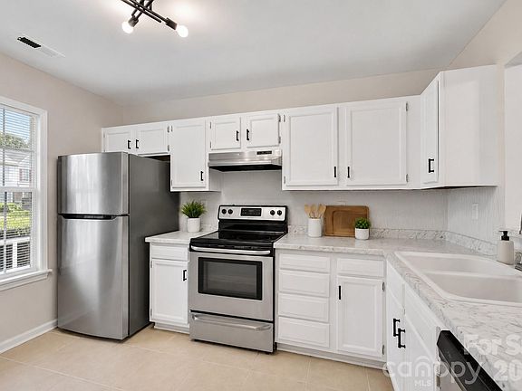 2nd image of 6216 Windsor Gate Ln