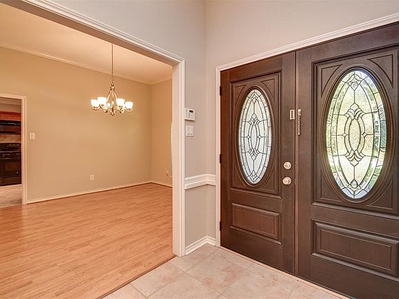 3rd image of 15130 Carols Way Dr