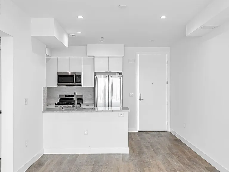 4804 Oakwood Ave — Photo 9
