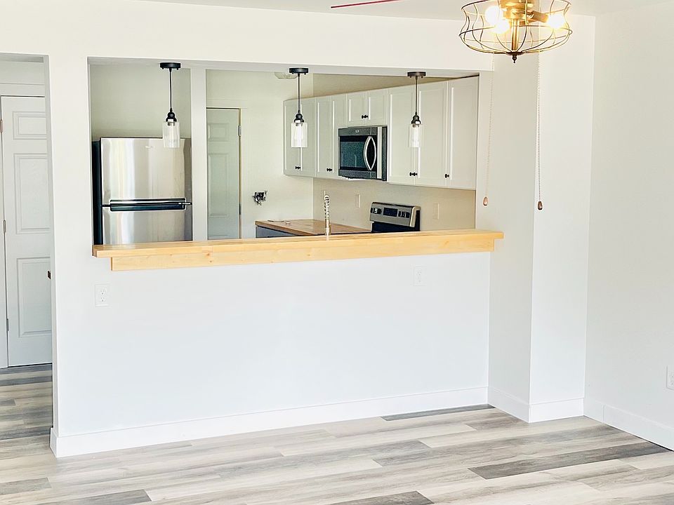 1st image of 16899 S 12th St #6