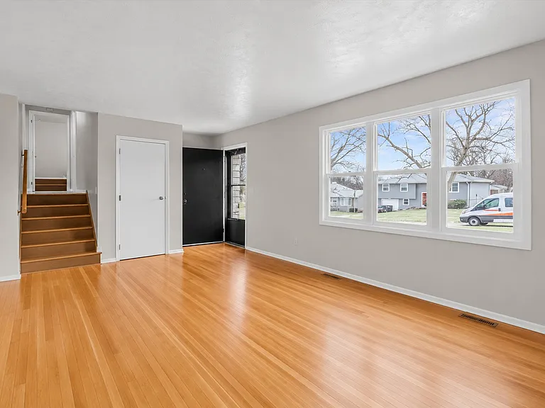 3404 S 127th Ave — Photo 3