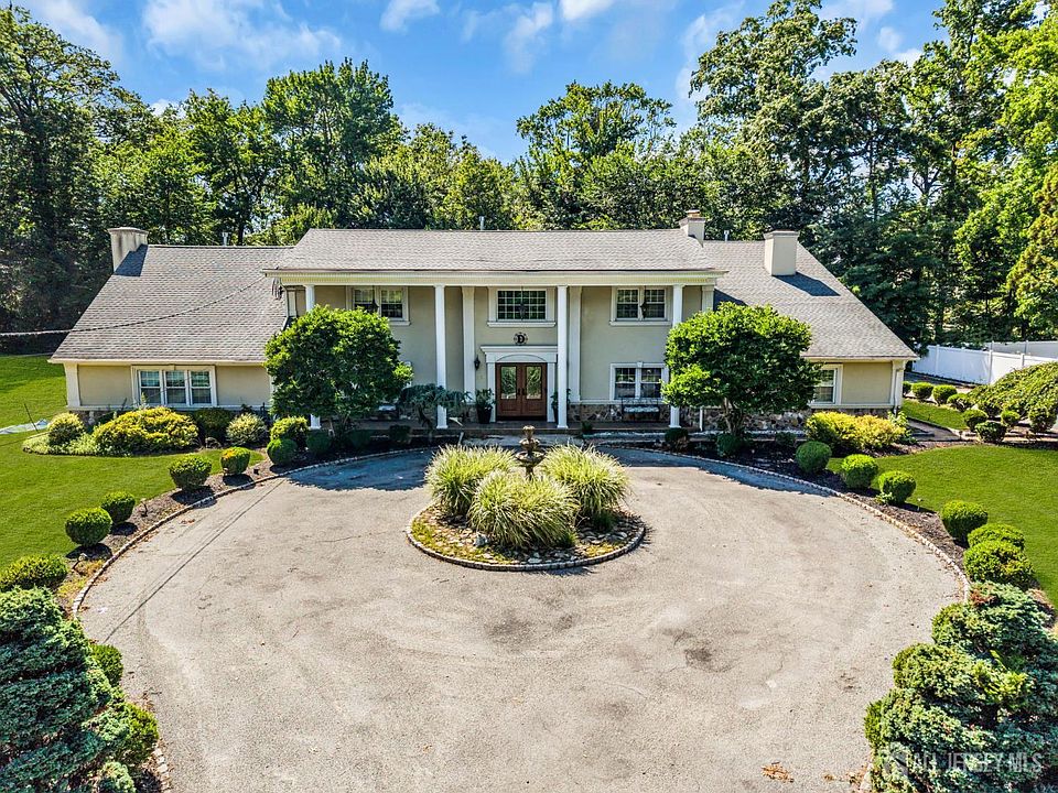 1st image of 559 Colonia Blvd