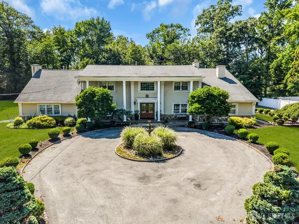 559 Colonia Blvd, Colonia, NJ 07067