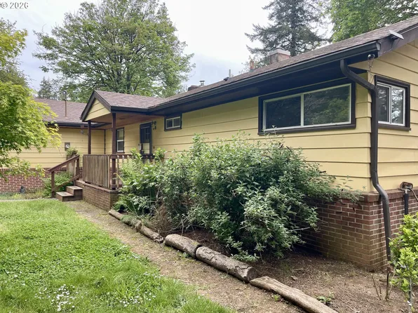 93524 Easy Ln, Coos Bay, OR 97420