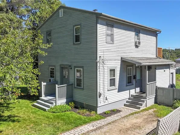 31 Stockholm St, Bellingham, MA 02019