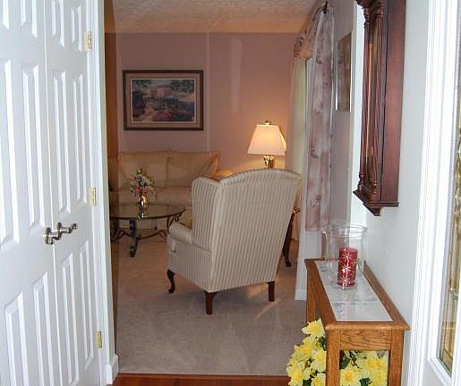 2nd image of 746 Linncrest Dr