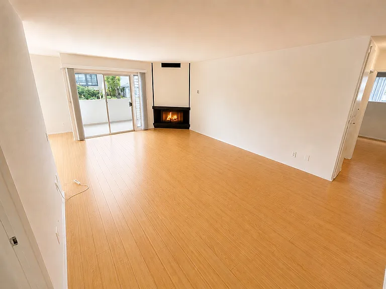 831 3rd St #101 — Photo 3