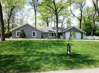 30805 Helmandale Dr, Franklin, MI 48025