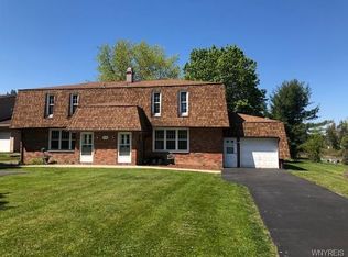 4224 California Rd, Orchard Park, NY 14127