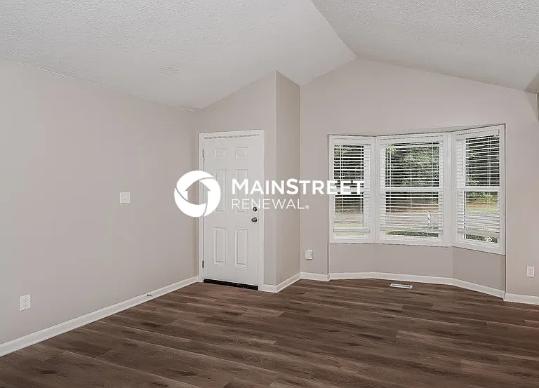 1729 Tall Oak Cir — Photo 4