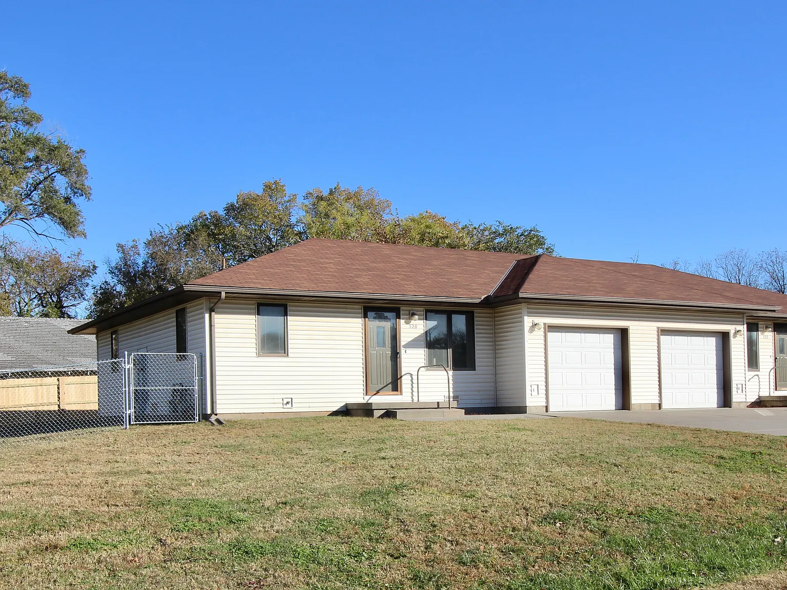 2 bed, 956 sqft, $1,150 — Photo 2