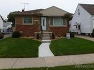 8103 Edward Ave, Center Line, MI 48015