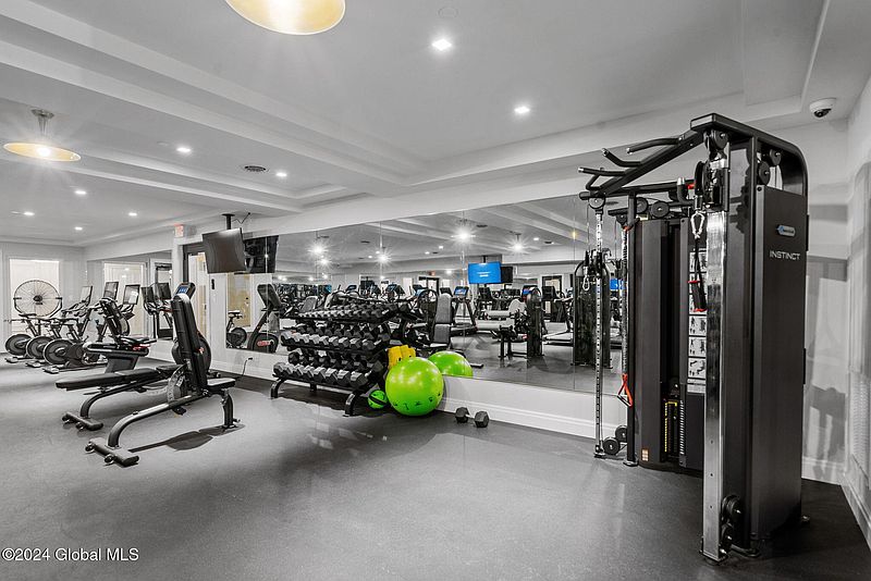 4th image of 19 Washington Street #261 H
