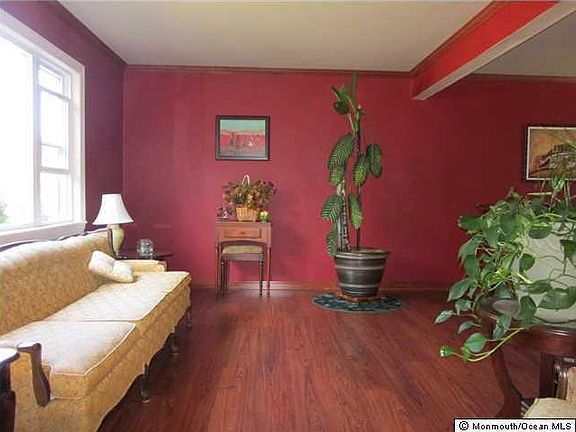 3rd image of 107 Brill St