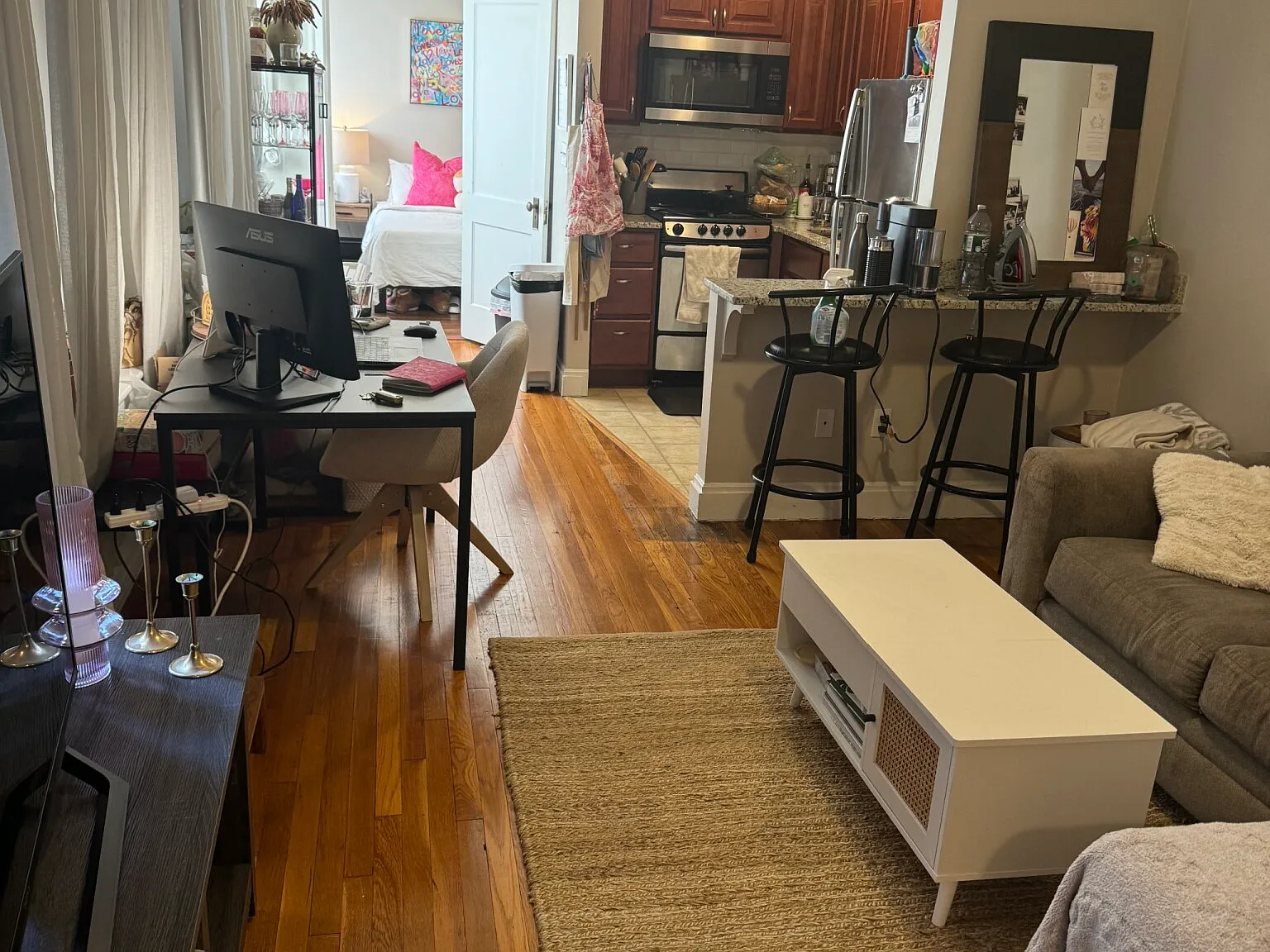 1 bed, 550 sqft, $2,600 — Photo 2
