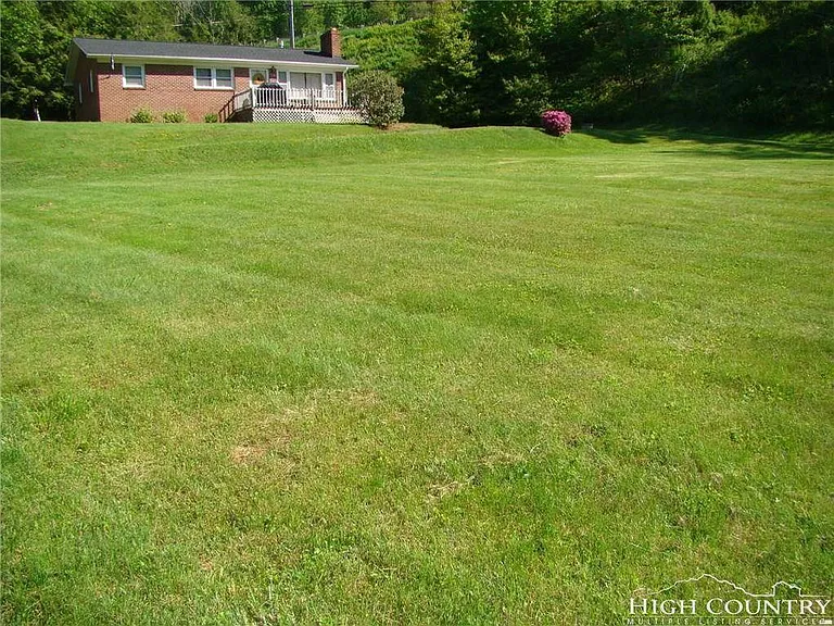 120 Snow Hill Dr — Photo 2