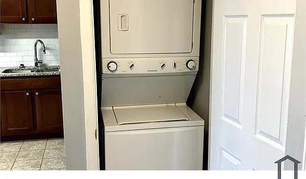 2 bed, 850 sqft, $1,072 — Photo 4