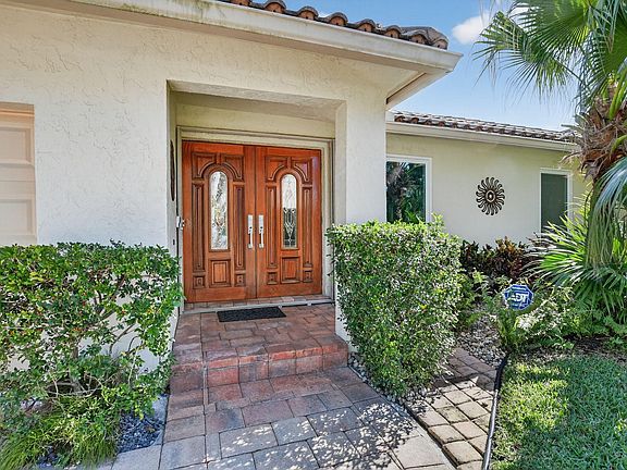 5th image of 1966 SW 8th Avenue