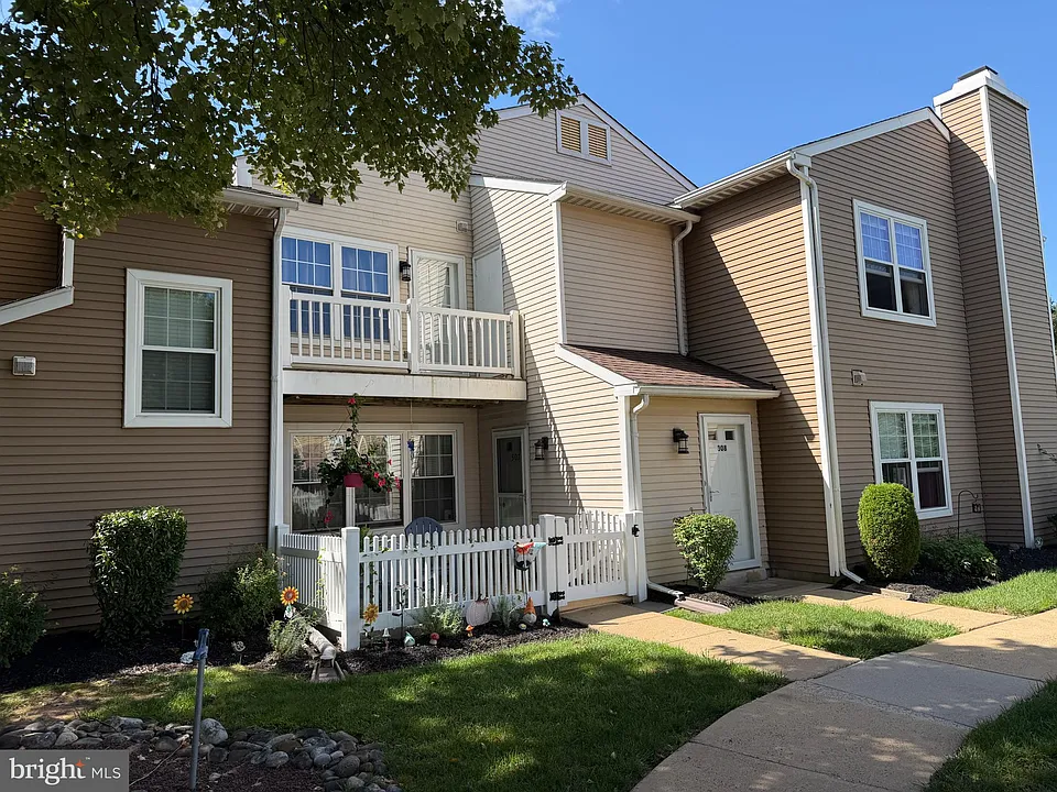 308 Ferris Ln